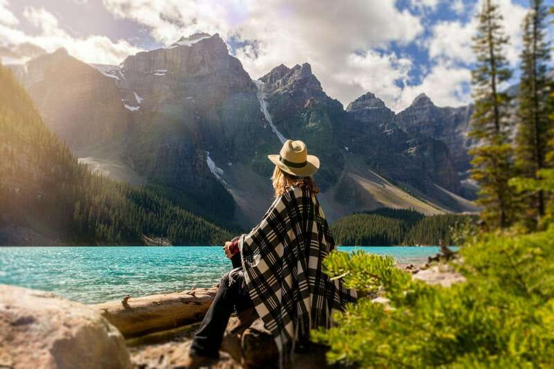 From Calgary: Banff, Moraine Lake and Lake Louise Tour - Moraine Lake (Summer) vs Johnston Canyon (Fall+): The Real Seasonal Decision