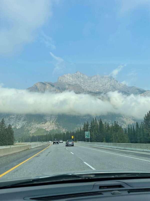 From Calgary: Banff, Moraine Lake and Lake Louise Tour - Banff Avenue Lunch + Shopping: The Most Convenient Break in the Day