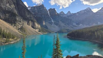 From Calgary/Banff: Moraine Lake & Lake Louise Half-Day Tour - Getting There Comfortably: Calgary, Canmore, and Banff Pickup