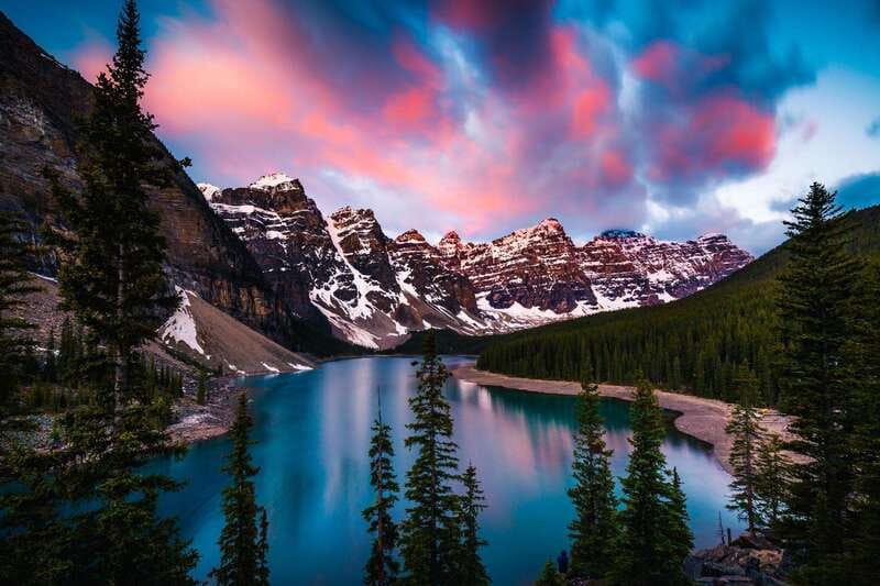 From Canmore/Banff: Moraine Lake Sunrise & Lake Louise Tour - Lake Louise After Sunrise: Two Hours That Let You Breathe