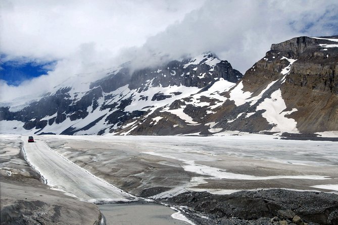 Jasper National Park 2-Day Tour: Maligne Lake & Columbia Icefield - Athabasca Falls: worth it, and easy to fit in