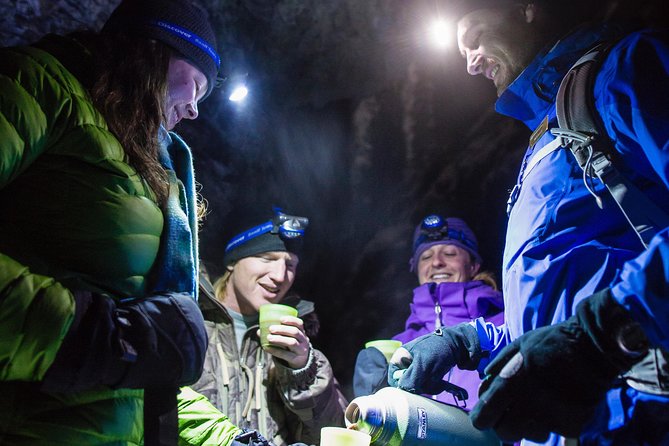 Johnston Canyon Evening Icewalk - The warm-up break: hot chocolate, maple cookies, and why it matters