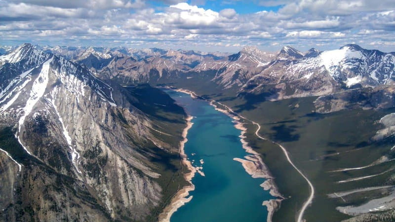 Kananaskis: 45 Minute "Sleeping Warrior" Helicopter Tour - Spray Lake Valley: the moment the flight changes its mood