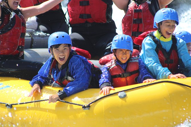 Kananaskis River Rafting Adventure - On the water in the Kananaskis Valley: calm paddling to guided rapids