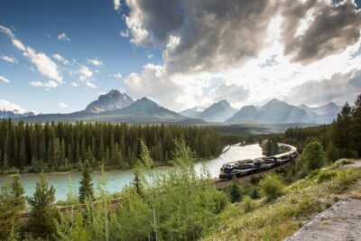 Lake Louise and Moraine Lake Full Day Tour - Castle Mountain Viewpoint and Morant’s Curve: Start With the Classic Rockies Frames