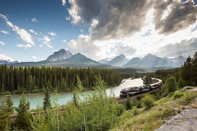 Lake Louise and Moraine Lake Full Day Tour - Castle Mountain Viewpoint and Morant’s Curve: Start With the Classic Rockies Frames