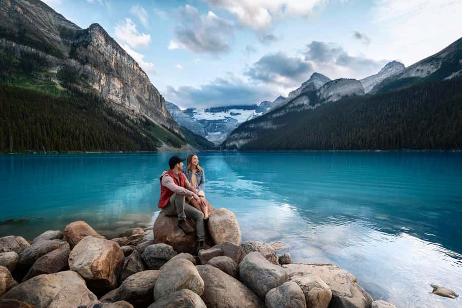 Lake Louise,Moraine Lake,Yoho NP,Johnston Canyon & BanffTour - Lake Louise: glacial color and quick-photo strategy
