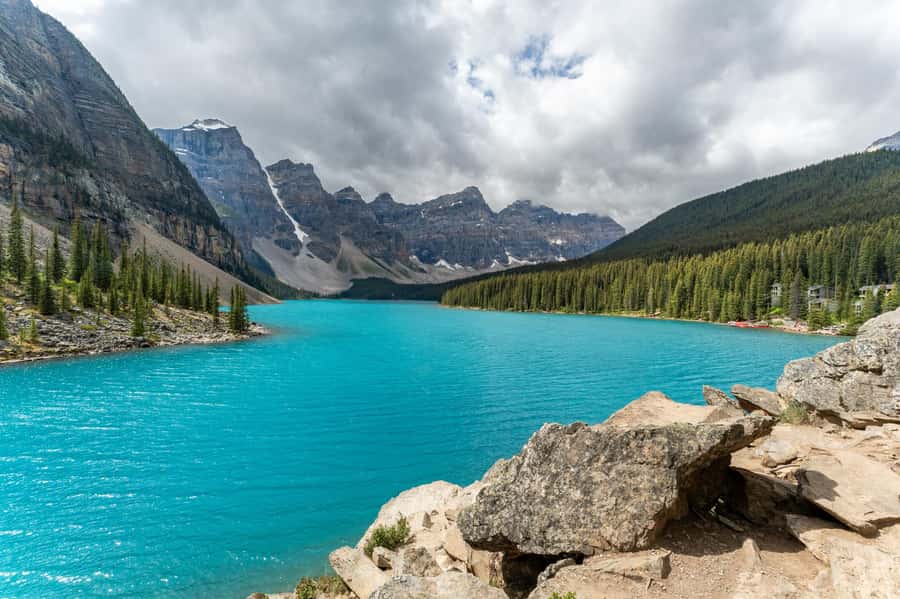 Lakes Moraine, Louise, Emerald, Johnston Canyon & Yoho Tour - Emerald Lake and Natural Bridge in Yoho: Calm Water Meets Power