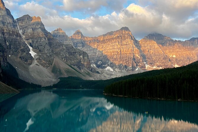 Moraine Lake and Lake Louise Private Premium Day Tour - Lake Louise 45 minutes: fast, iconic, and doable