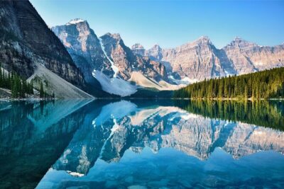 Moraine Lake and Lake Louise Sightseeing Half Day Tour - Stop 1 at Lake Louise: shoreline views plus practical context