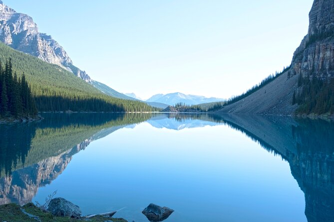 Moraine Lake and Lake Louise Sightseeing Half Day Tour - Timing, crowds, and what to bring