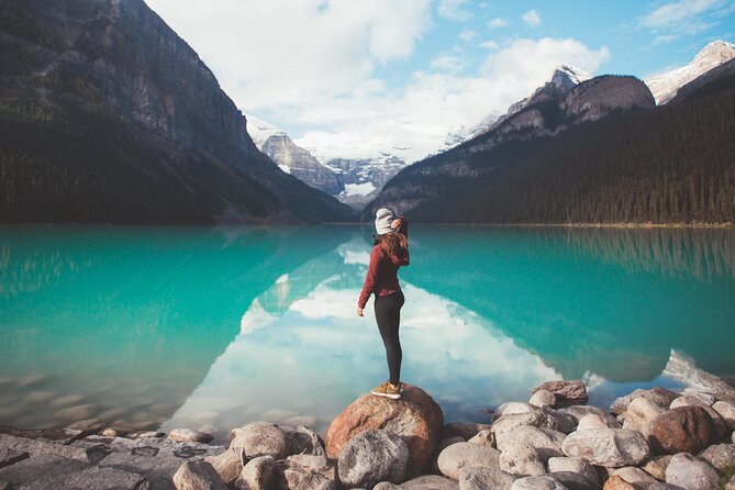 Moraine Lake & Lake Louise Sunset & Wildlife Adventure - Comfortable Panoramic Transport That Makes the Stops Easier