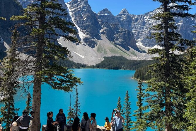Moraine Lake & Louise & Banff Day Tour From Calgary-Canmore-Banff - Guide Style and Comfort: What Makes the Day Feel Easy