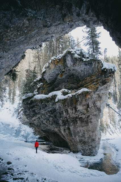 Moraine Lake Louise Emerald Johnston Canyon Banff Yoho Tour - The “8–11 hours” part: pace, group size, and comfort