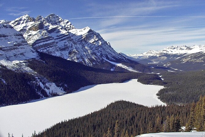 Moraine Lake, Louise Emerald Lake, and Peyto Lake all in day tour - Lake Louise Visitor Information Centre: Lunch Timing That Matches Season
