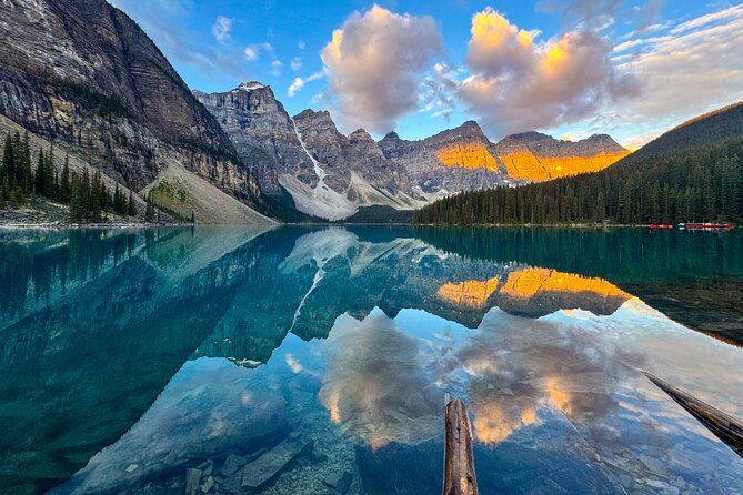 Moraine Lake Sunrise(2.5hrs)&Lake Louise(2hrs) from Canmore/Banff - Price and value: $138.94 for two lakes and a guided sunrise plan