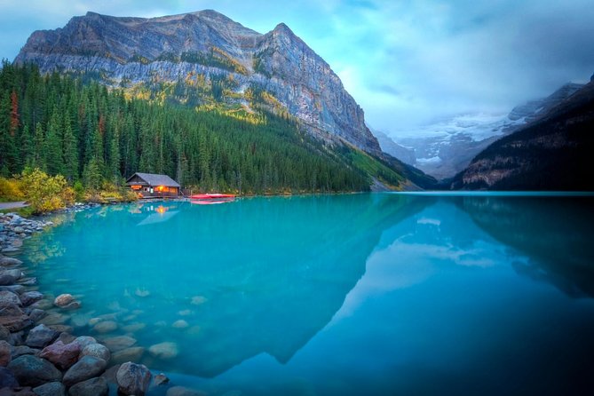 Mountain Lakes and Waterfalls - roundtrip from Calgary - Key highlights at a glance