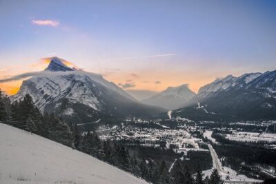 Private Tour of Lake Louise and the Icefield Parkway for up to 12 guests - The “8 to 9 Hours” Schedule: Enough Time, Not Too Much