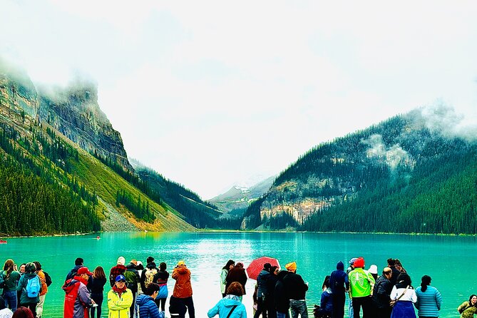 ShuttleBus 2way Banff to Lake Louise (1Hr) and Moraine Lake (1Hr) - The 4.5-hour rhythm that keeps your day in Banff simple
