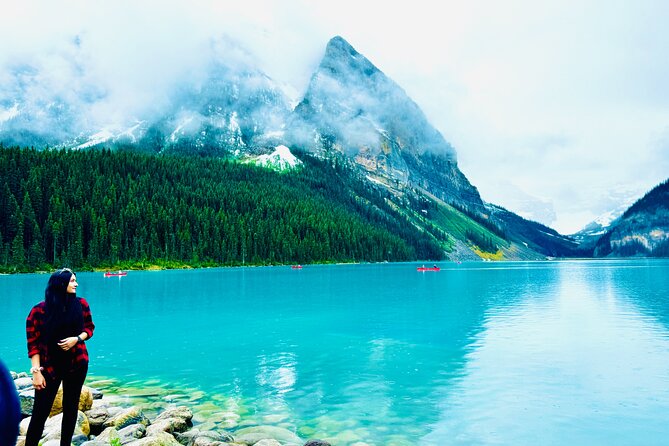 ShuttleBus 2way Banff to Lake Louise (1Hr) and Moraine Lake (1Hr) - Lake Louise stop: 60 minutes for glacier-fed color and big mountain views