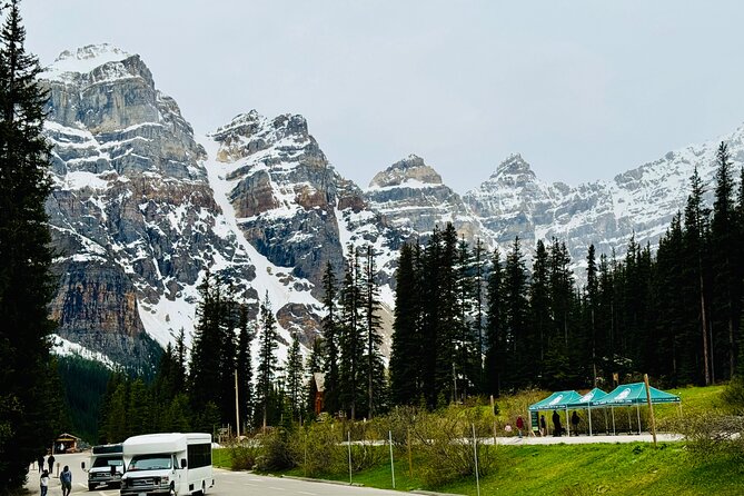 ShuttleBus 2way Banff to Lake Louise (1Hr) and Moraine Lake (1Hr) - Where you start in Banff: 135 Beaver St pickup and a small-group ride