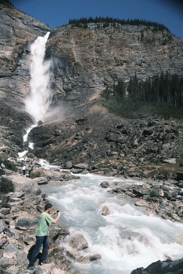 Small Grp: Emerald Lake (Optional Canoe) & Takakkaw Falls - Takakkaw Falls: The Tall-Impact Finale With a Walk and Spray
