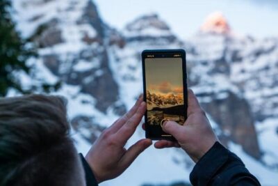 Sunrise Adventure: Alpenglow at Moraine Lake & Lake Louise - Moraine Lake Stop: Two Hours, Ten Peaks Views, and Cozy Pre-Light Comfort