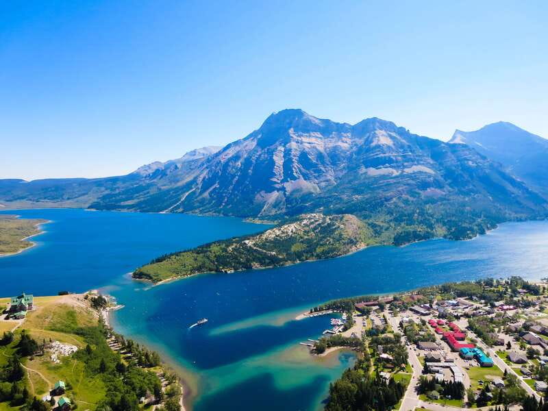 Waterton: Waterton Lakes National Park Tour from Calgary - On the Coach: Comfort, Language, and How the Tour Talks